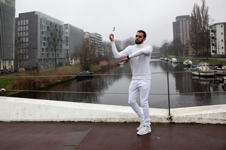 Issam Zemmouri danst in HubClub’26 van Introdans | première 6 februari tijdens het Holland Dance Festival